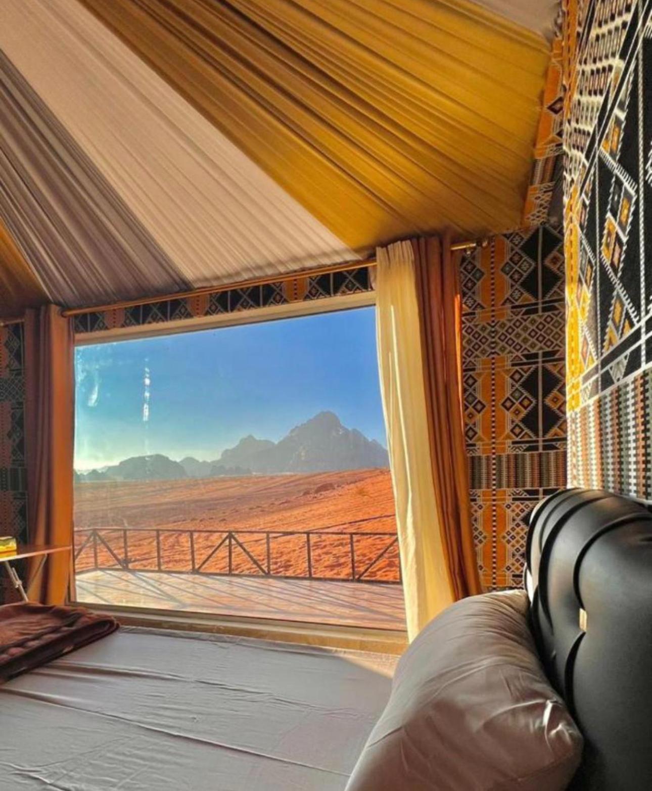 Rum Flower Bubbles Luxury Camp Wadi Rum Ngoại thất bức ảnh