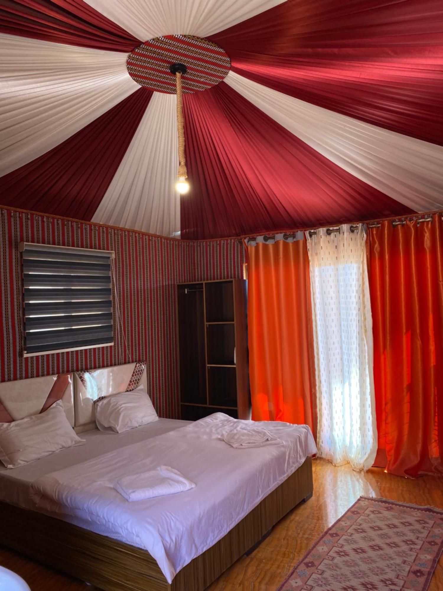 Rum Flower Bubbles Luxury Camp Wadi Rum Ngoại thất bức ảnh