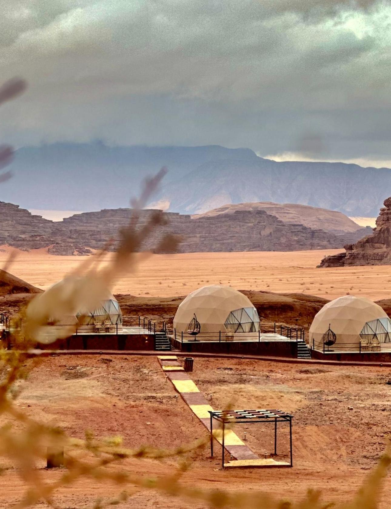 Rum Flower Bubbles Luxury Camp Wadi Rum Ngoại thất bức ảnh